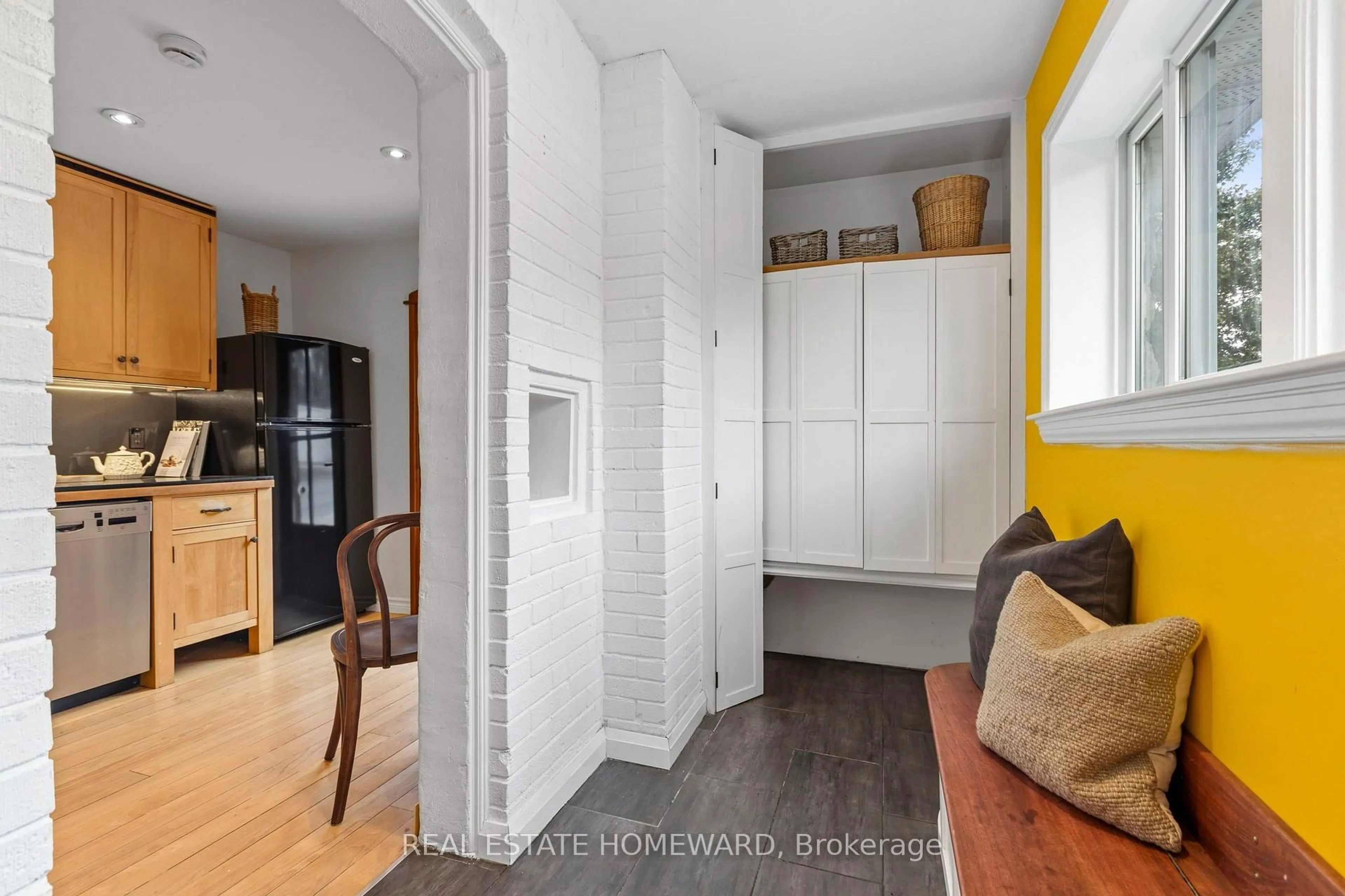 Unknown for 9 Dromore Cres, Toronto Ontario M2R 2H4