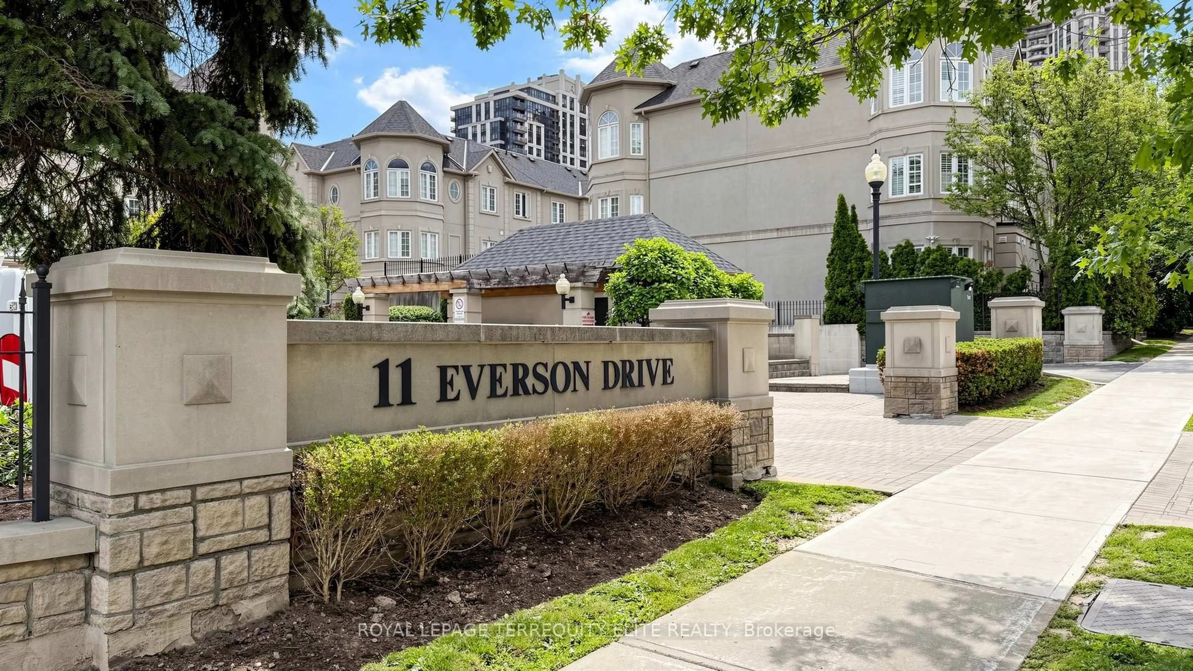 Indoor foyer for 11 Everson Dr #412, Toronto Ontario M2N 7B9