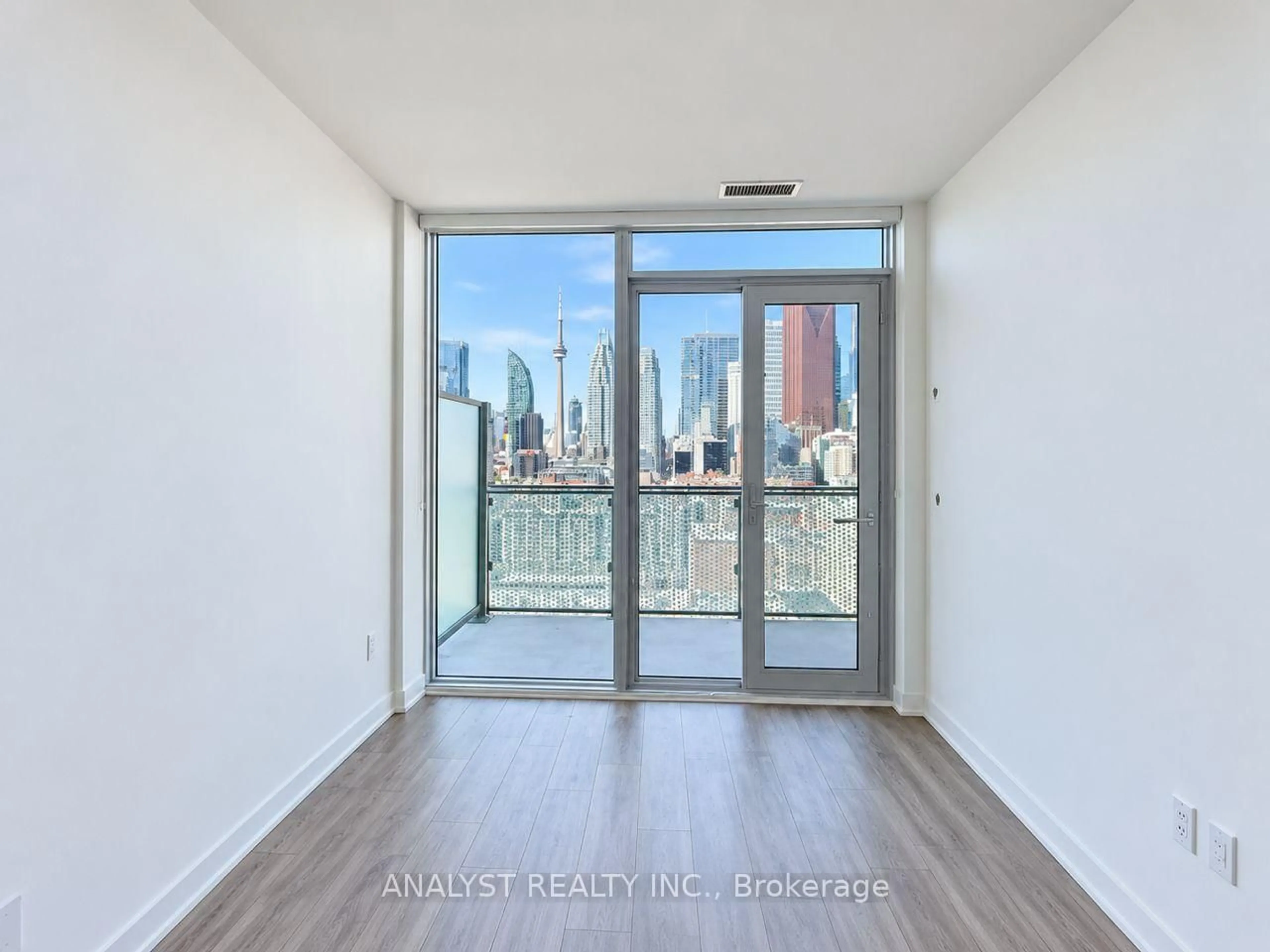 A pic of a room for 135 Lower Sherbourne St #1956, Toronto Ontario M5A 1Y4