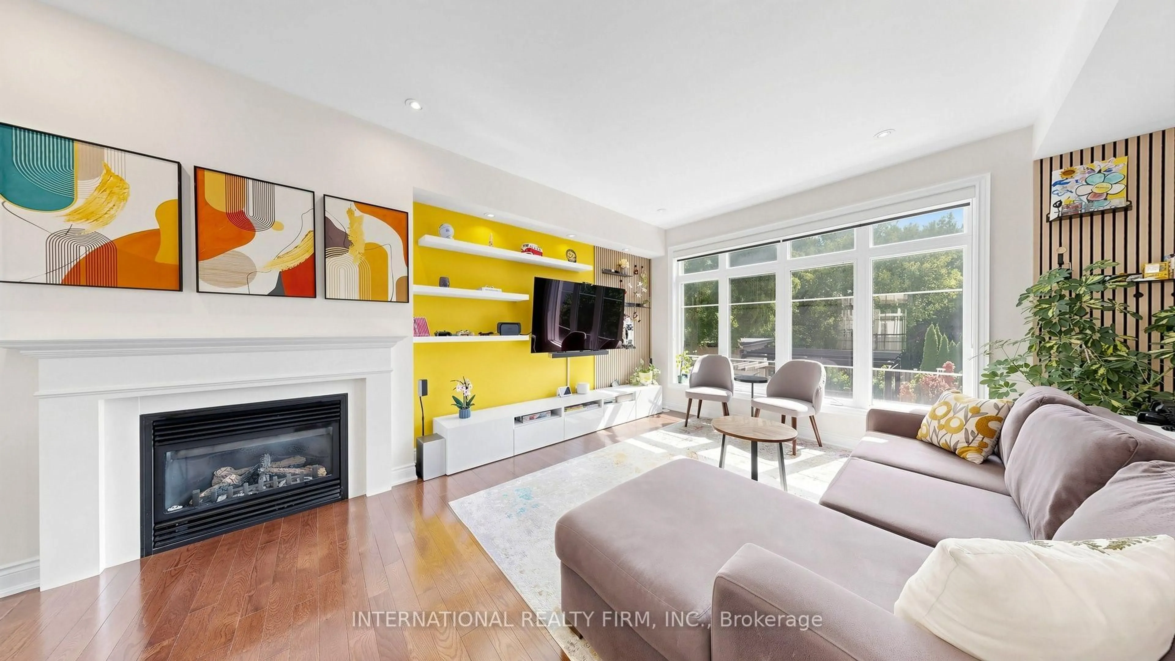 Living room with furniture, unknown for 110 Lorraine Dr, Toronto Ontario M2N 0E5