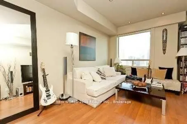 633 Bay St #Ph09, Toronto 4