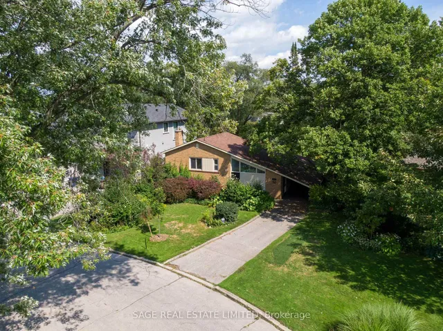 56 Grangemill Cres, Toronto 4