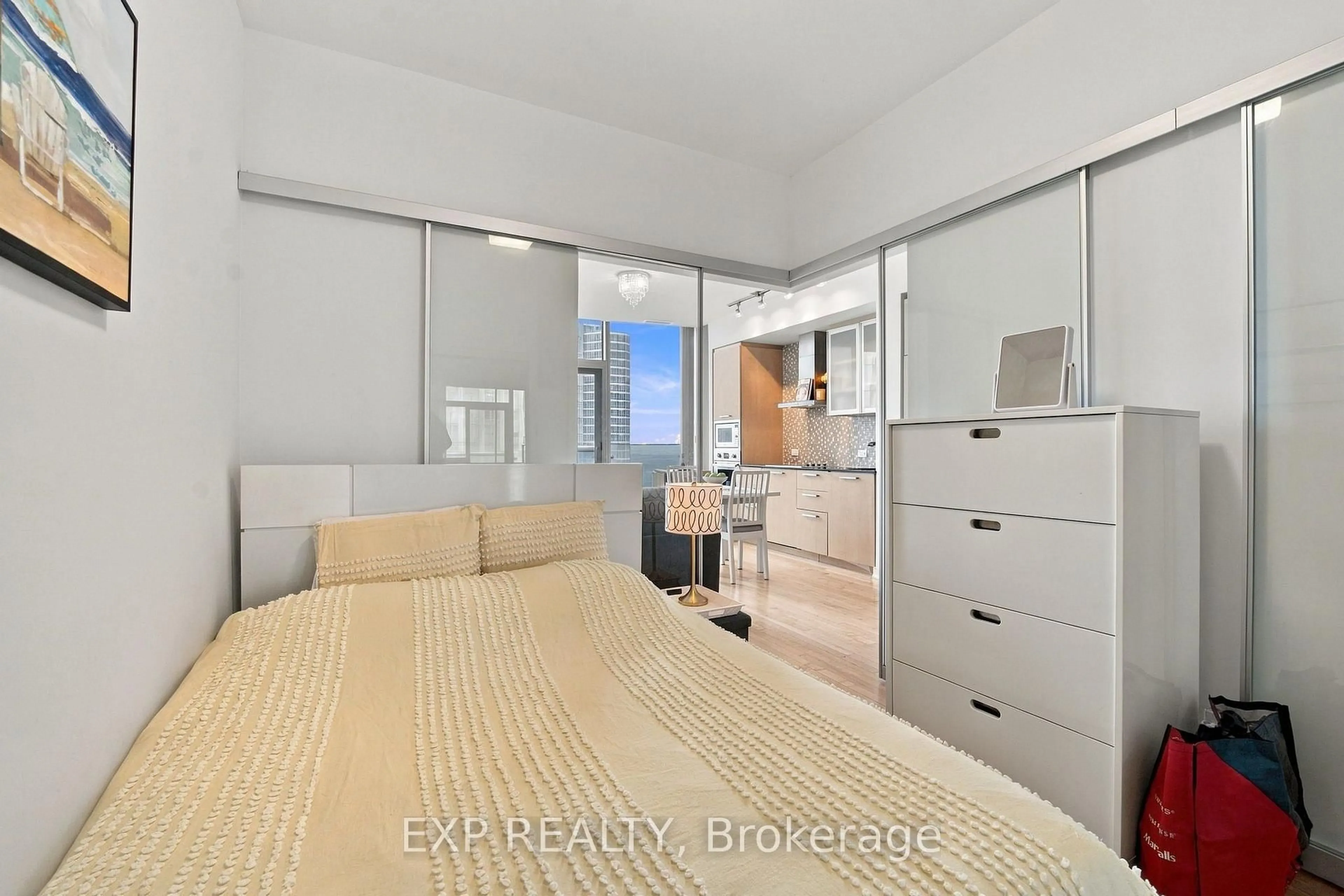 Bedroom with bed, unknown for 14 York St #1804, Toronto Ontario M5J 0B1