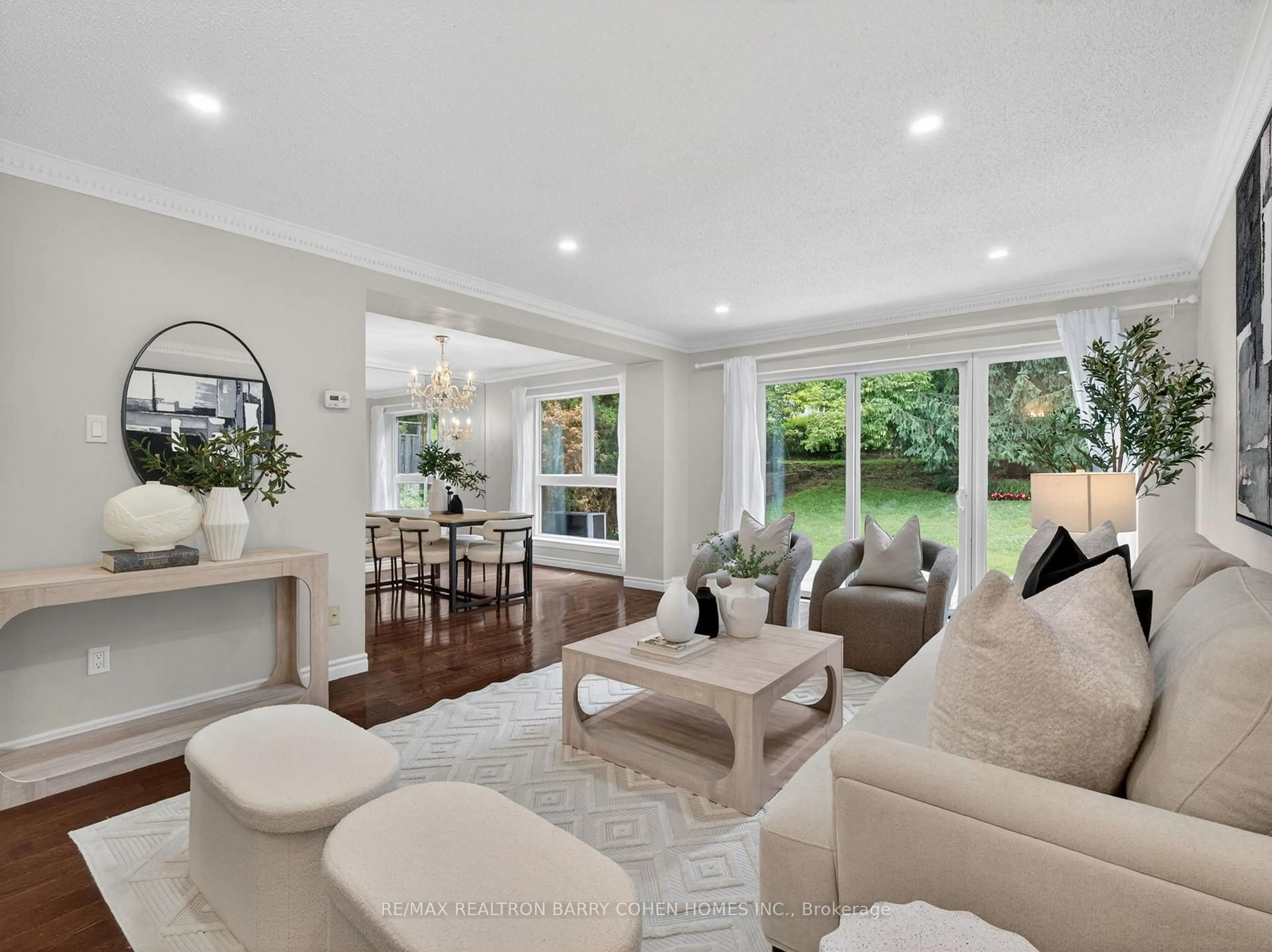 Living room with furniture, unknown for 115 Scenic Mill Way, Toronto Ontario M2L 1T1