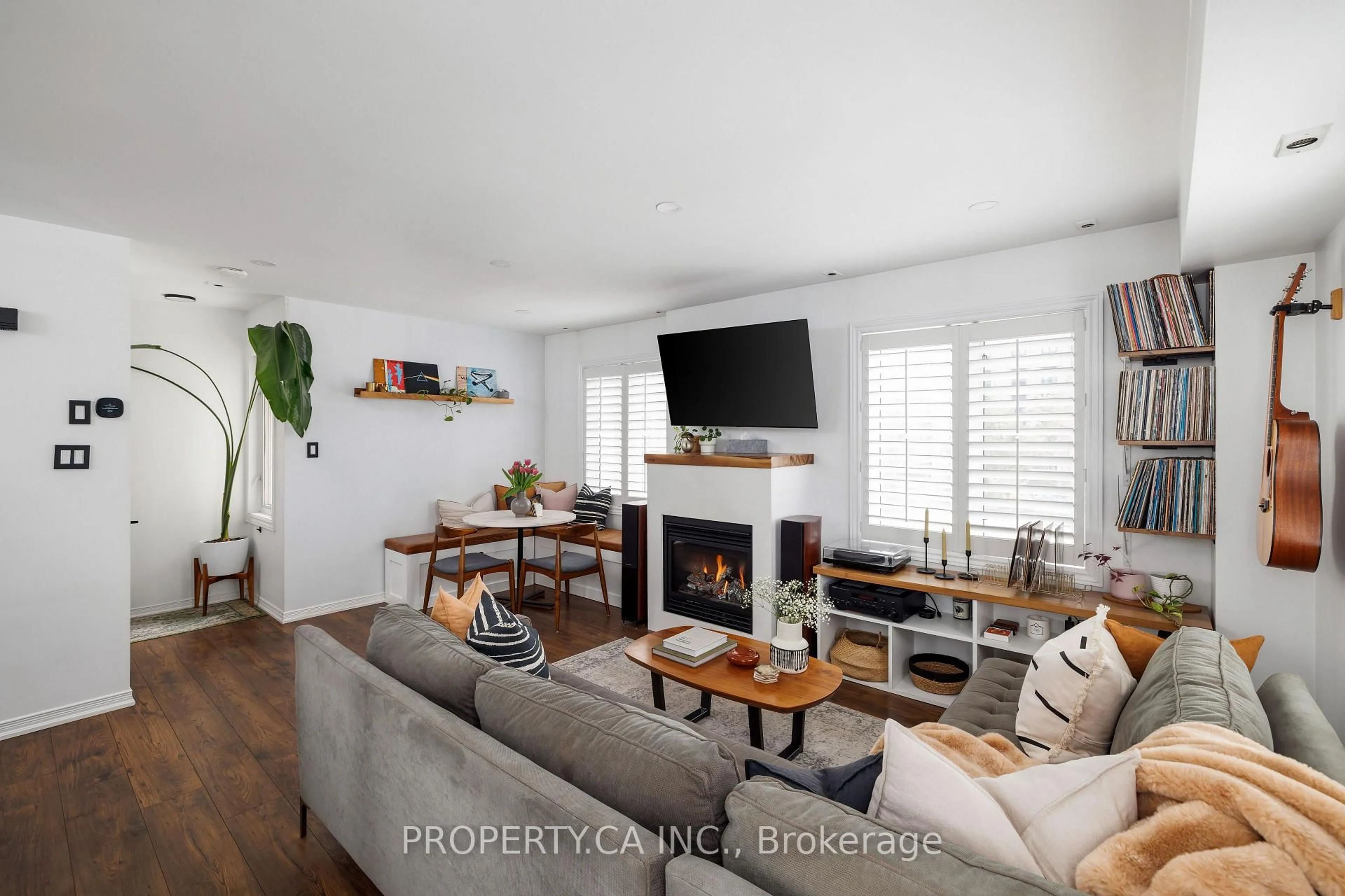 Living room with furniture, unknown for 12 Sudbury St #819, Toronto Ontario M6J 3W7