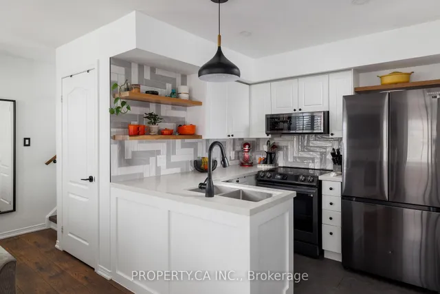12 Sudbury St #819, Toronto 5