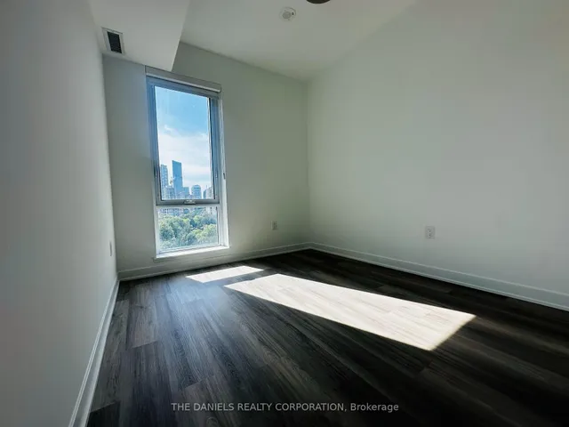 10 Oak St #1007, Toronto 5