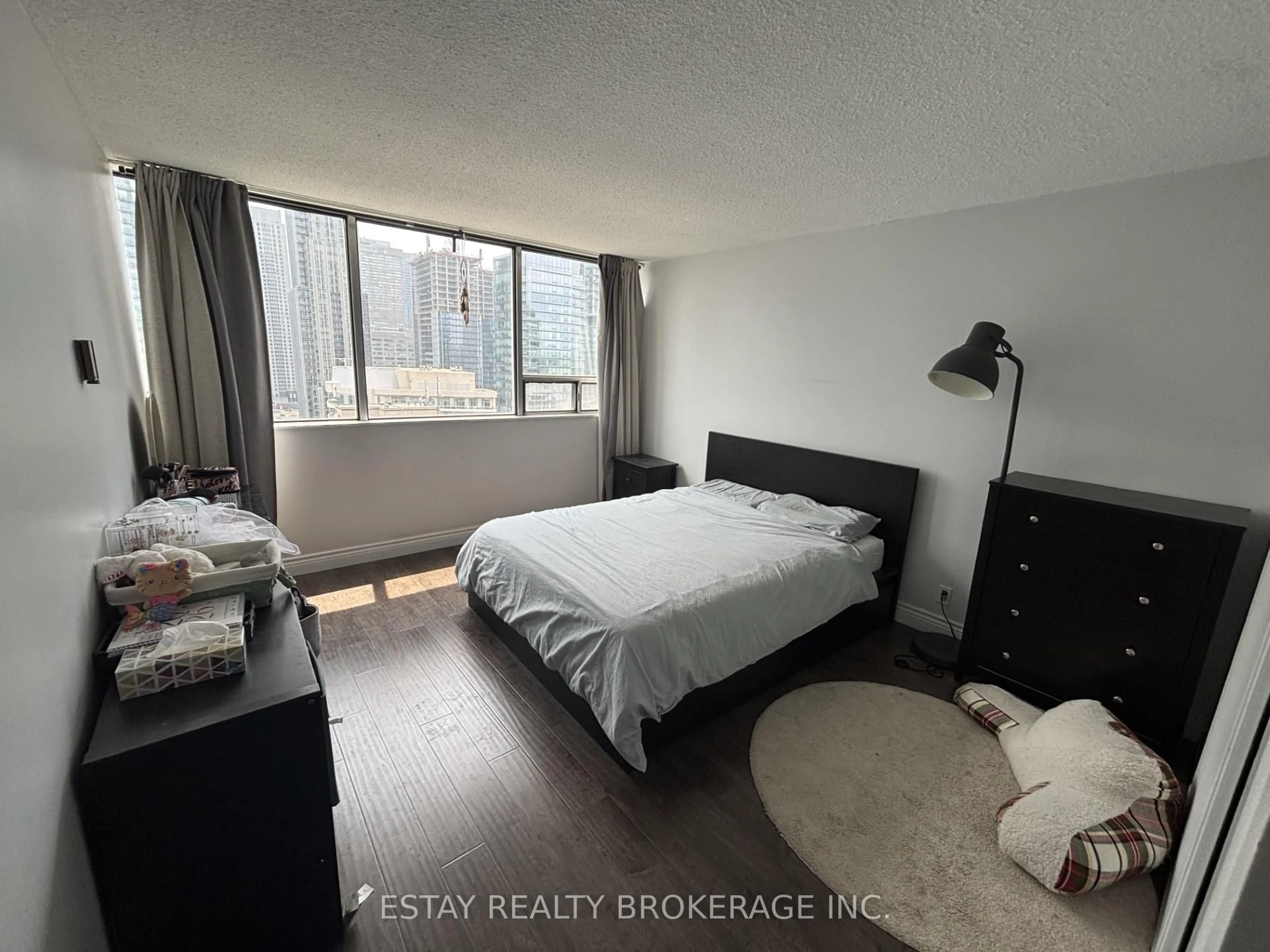 A pic of a room for 914 Yonge St #1902, Toronto Ontario M4W 3C8