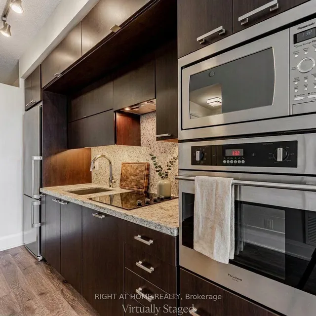 120 Harrison Garden Blvd Blvd #521, Toronto 2