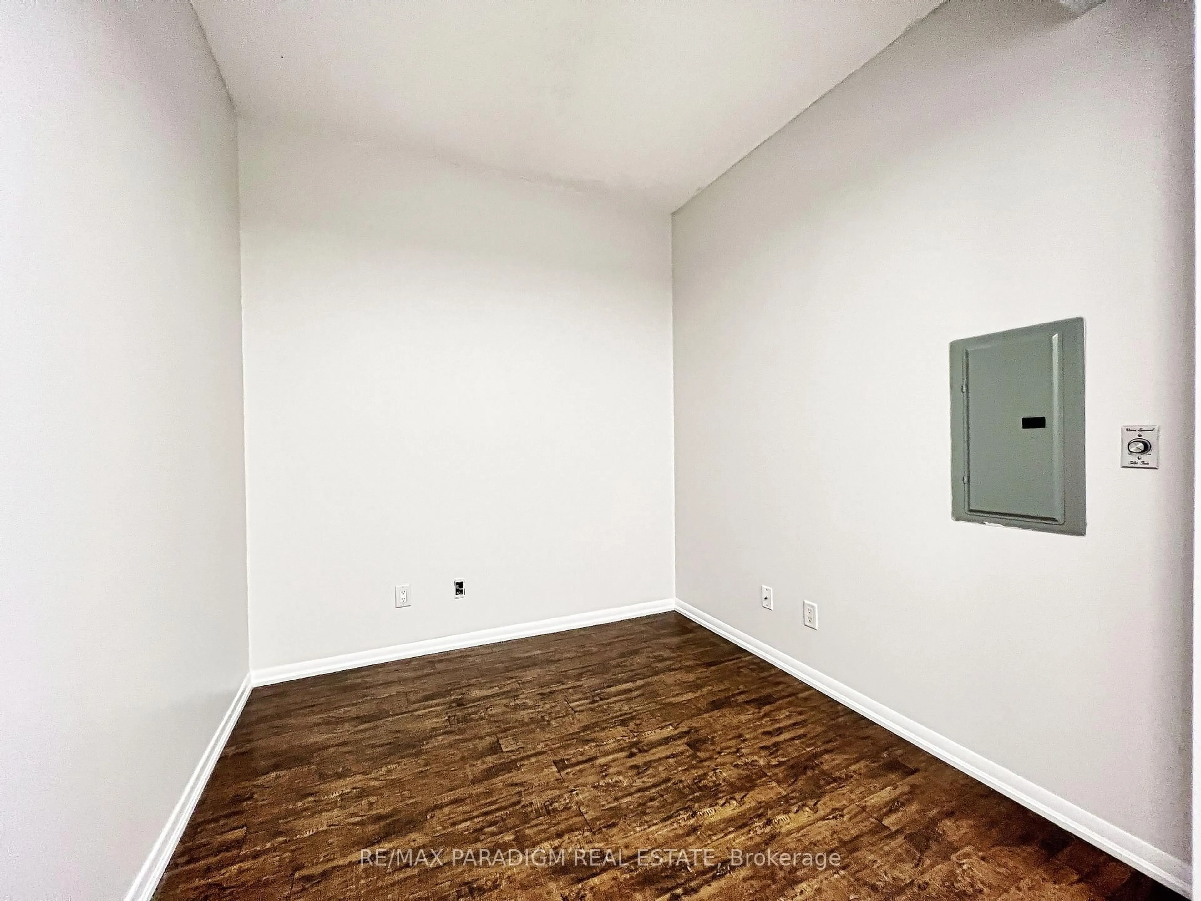 A pic of a room for 18 Yonge St #3713, Toronto Ontario M5E 1Z8