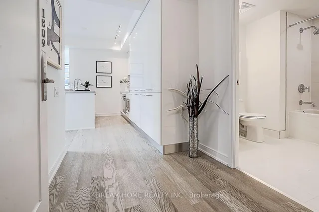 3 Gloucester St #1809, Toronto 4