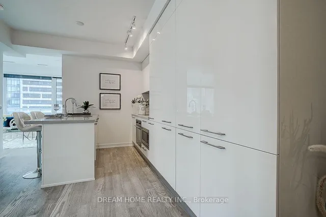 3 Gloucester St #1809, Toronto 5