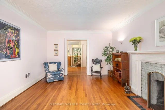 16 Lewes Cres, Toronto 4
