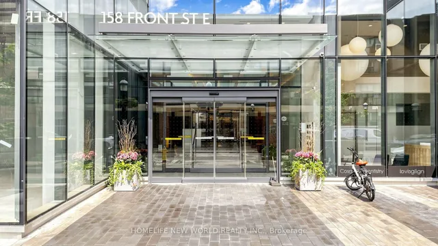 158 Front St #813, Toronto 2