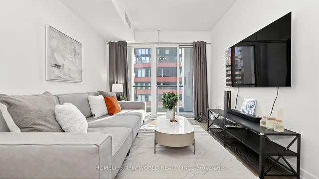 158 Front St #813, Toronto 5