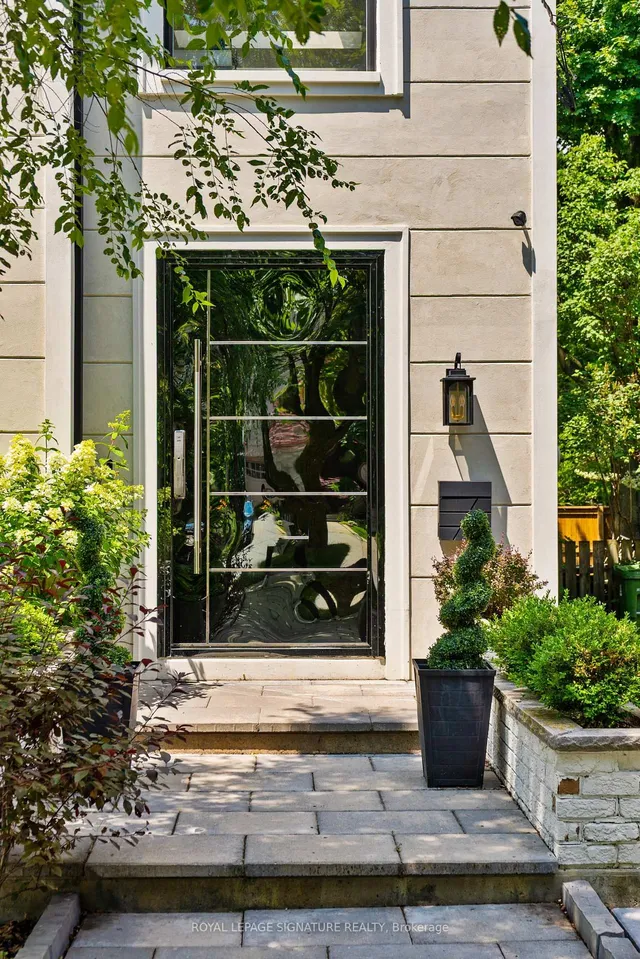 492 Old Orchard Grve, Toronto 3