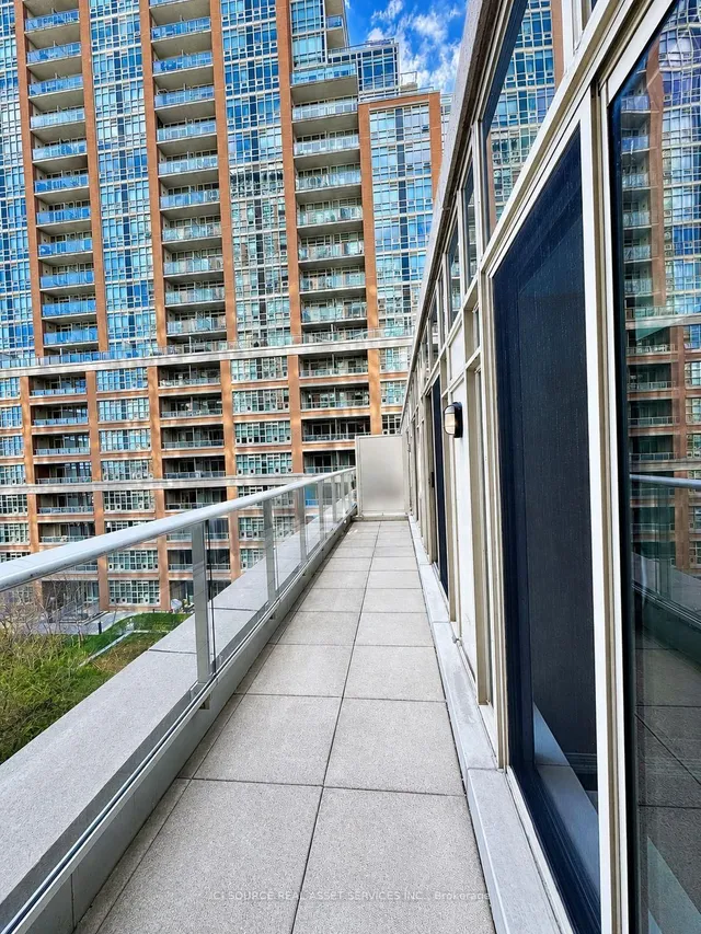 85 East Liberty St #725, Toronto 2