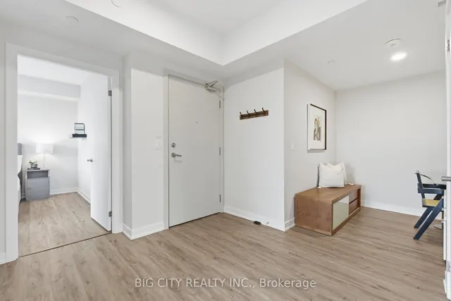 1 Cardiff Rd #1006, Toronto 5