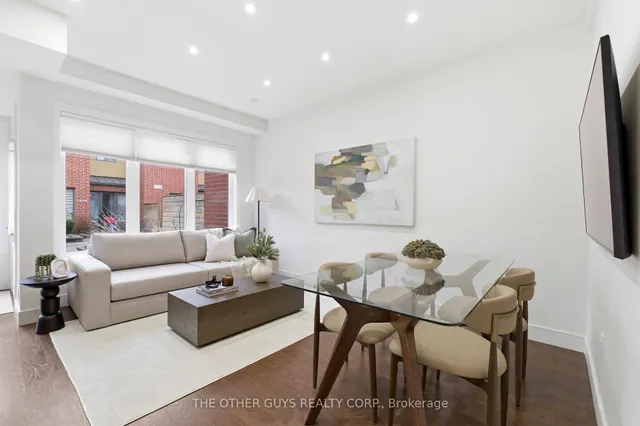 9R Clintwood Gate #18, Toronto 4
