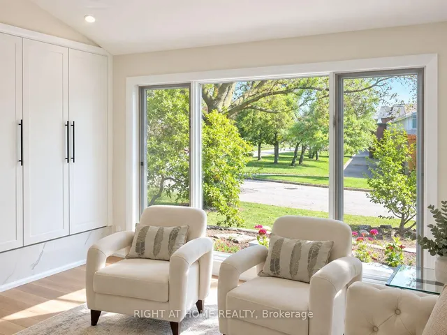 16 Ptarmigan Cres, Toronto 5