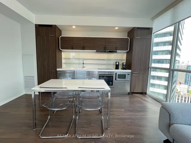 45 Charles St #3910, Toronto 5