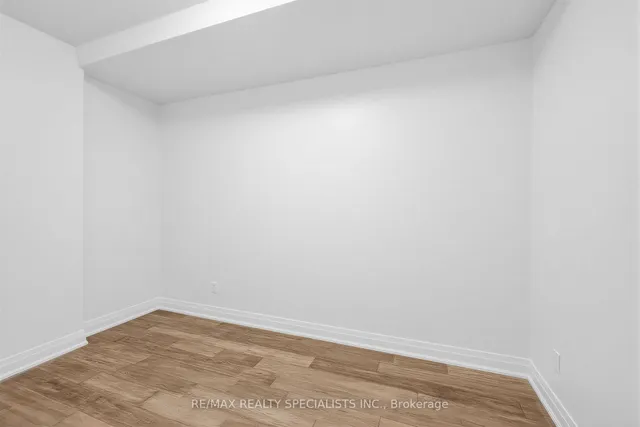 263 Wellington St #503, Toronto 2