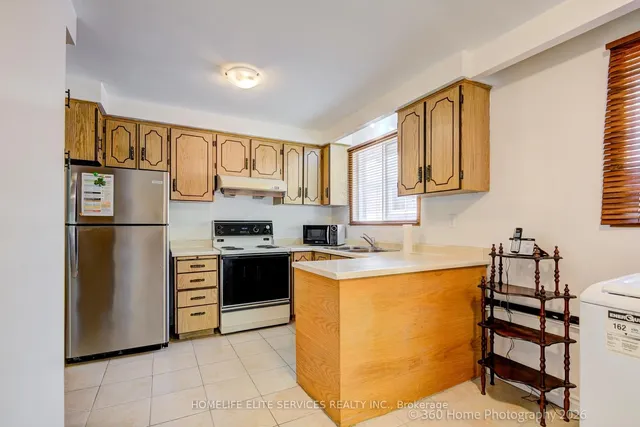 69 Castlebury Cres, Toronto 3