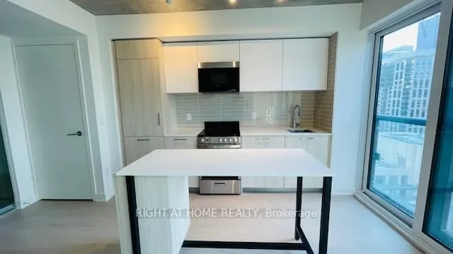 65 Mutual St #1905, Toronto 3