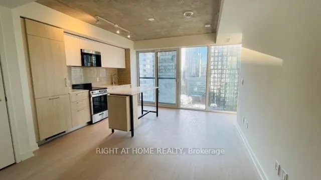 65 Mutual St #1905, Toronto 2