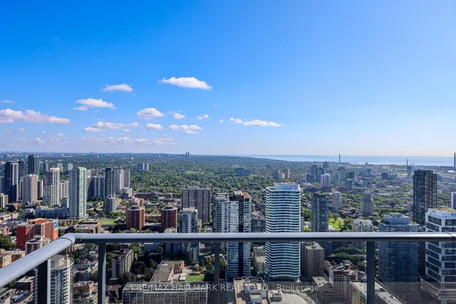 7 Grenville St #6005, Toronto 3
