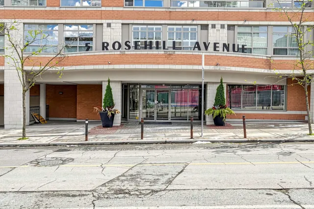 5 Rosehill Ave #609, Toronto 4