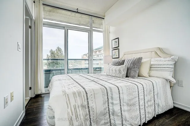 36 Lisgar St #603E, Toronto 2