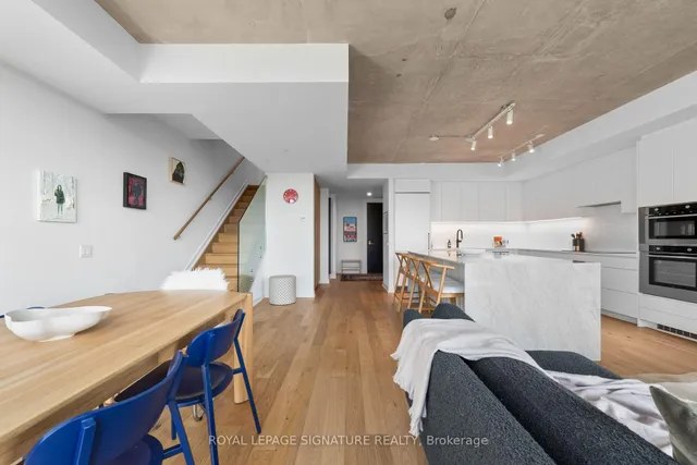 899 College St #PH604, Toronto 5