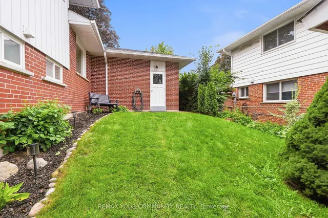 20 Ringwood Cres, Toronto 3