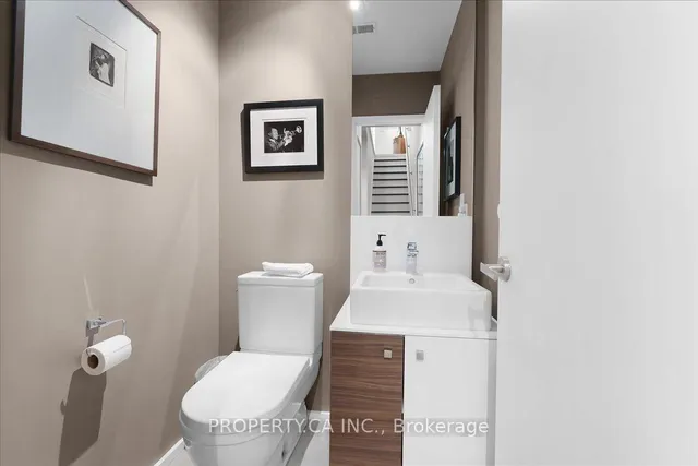 244 Manning Ave, Toronto 5