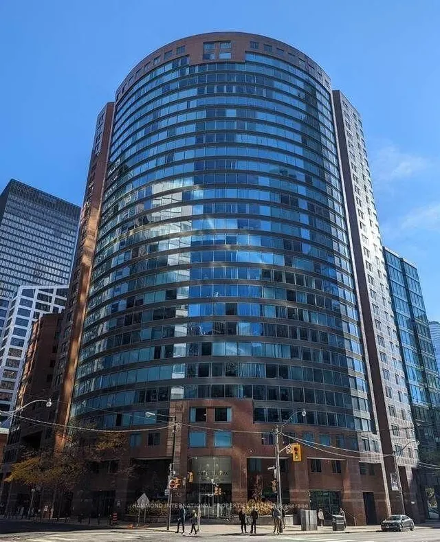 33 University St #2405, Toronto