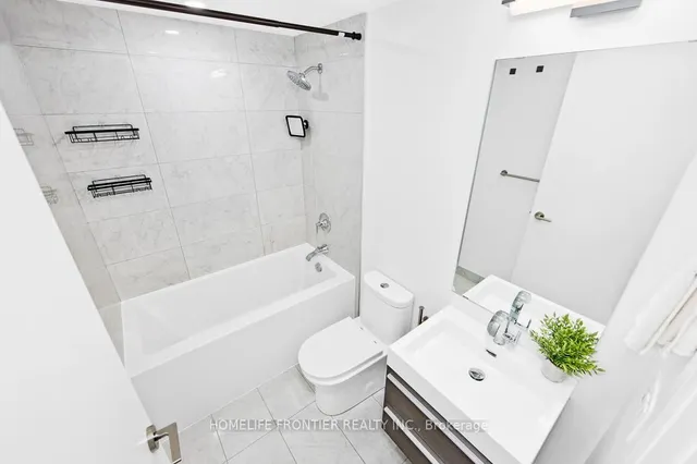 39 Roehampton Ave #704, Toronto 5