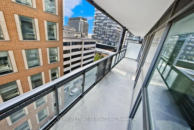 39 Roehampton Ave #704, Toronto 2