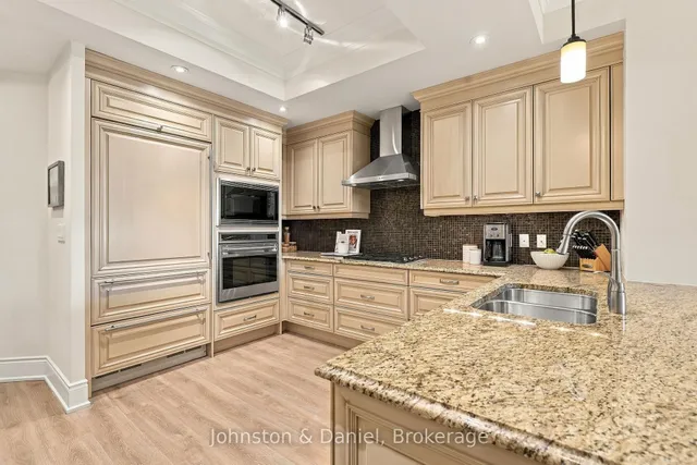 1717 Avenue Rd #303, Toronto 4