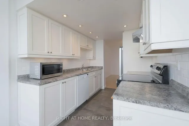133 Torresdale Ave #2205, Toronto 4