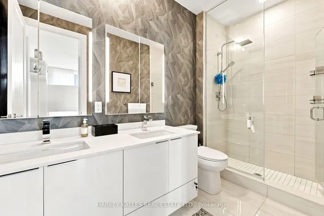1 Belsize Dr #PH6, Toronto 4