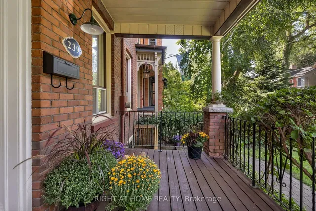 239 Seaton St, Toronto 3