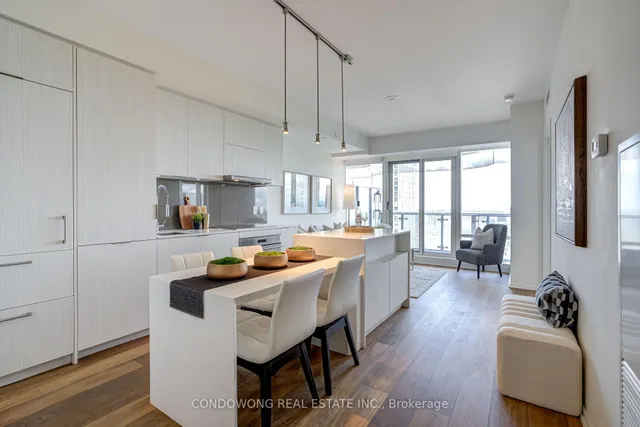 1 Bloor St #4710, Toronto 2