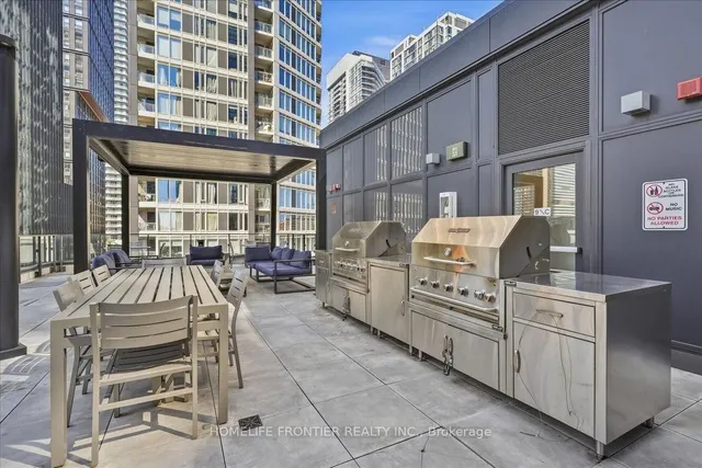 77 Shuter St #1708, Toronto 4
