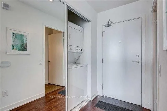 121 McMahon Dr #2010, Toronto 3