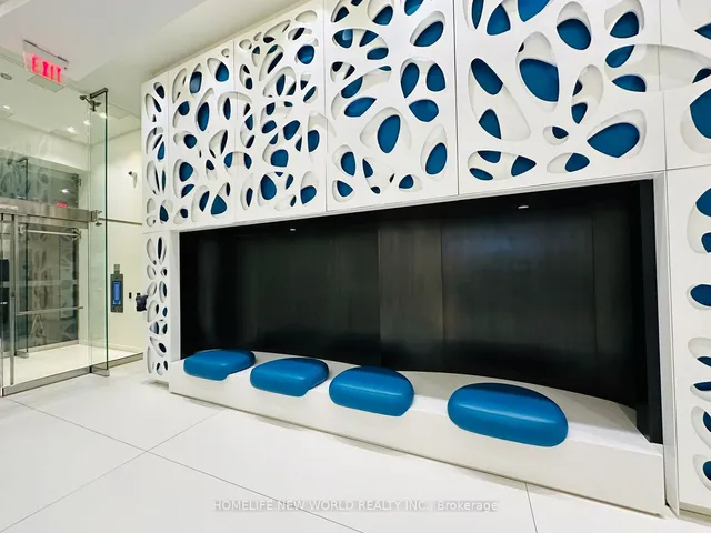 1 Bloor St #5004, Toronto 5