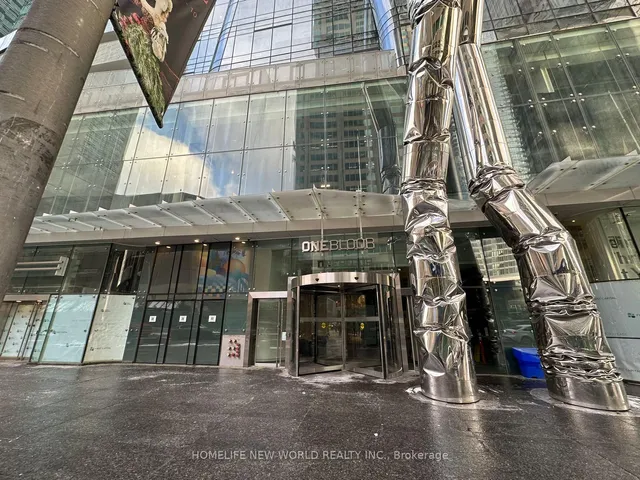 1 Bloor St #5004, Toronto 2