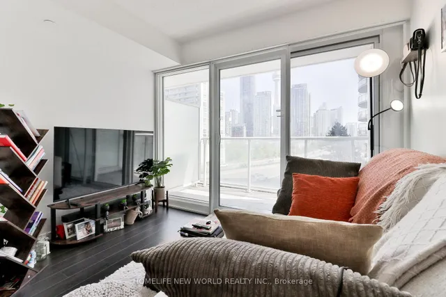 17 Bathurst St #812, Toronto 3