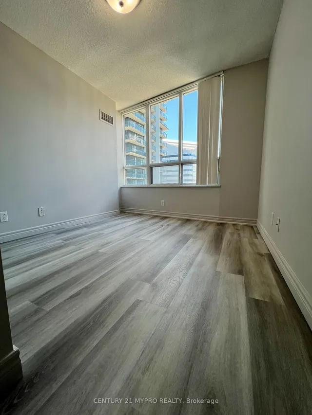 23 Hollywood Ave #2702, Toronto 5
