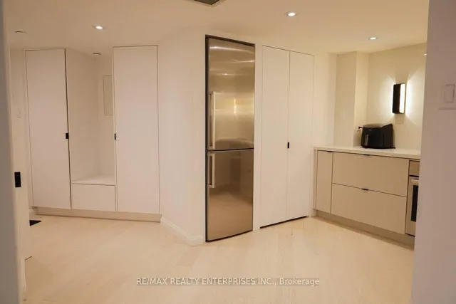 38 Elm St #600, Toronto 4